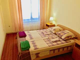 Гостиница Московский Судак Четырехместный номер с балконом-1