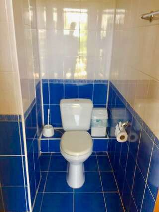 Гостиница Московский Судак Двухместный номер с 1 кроватью или 2 отдельными кроватями и собственной ванной комнатой-5